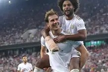 开云体育app-拜仁神勇晋级，冠军希望大增()