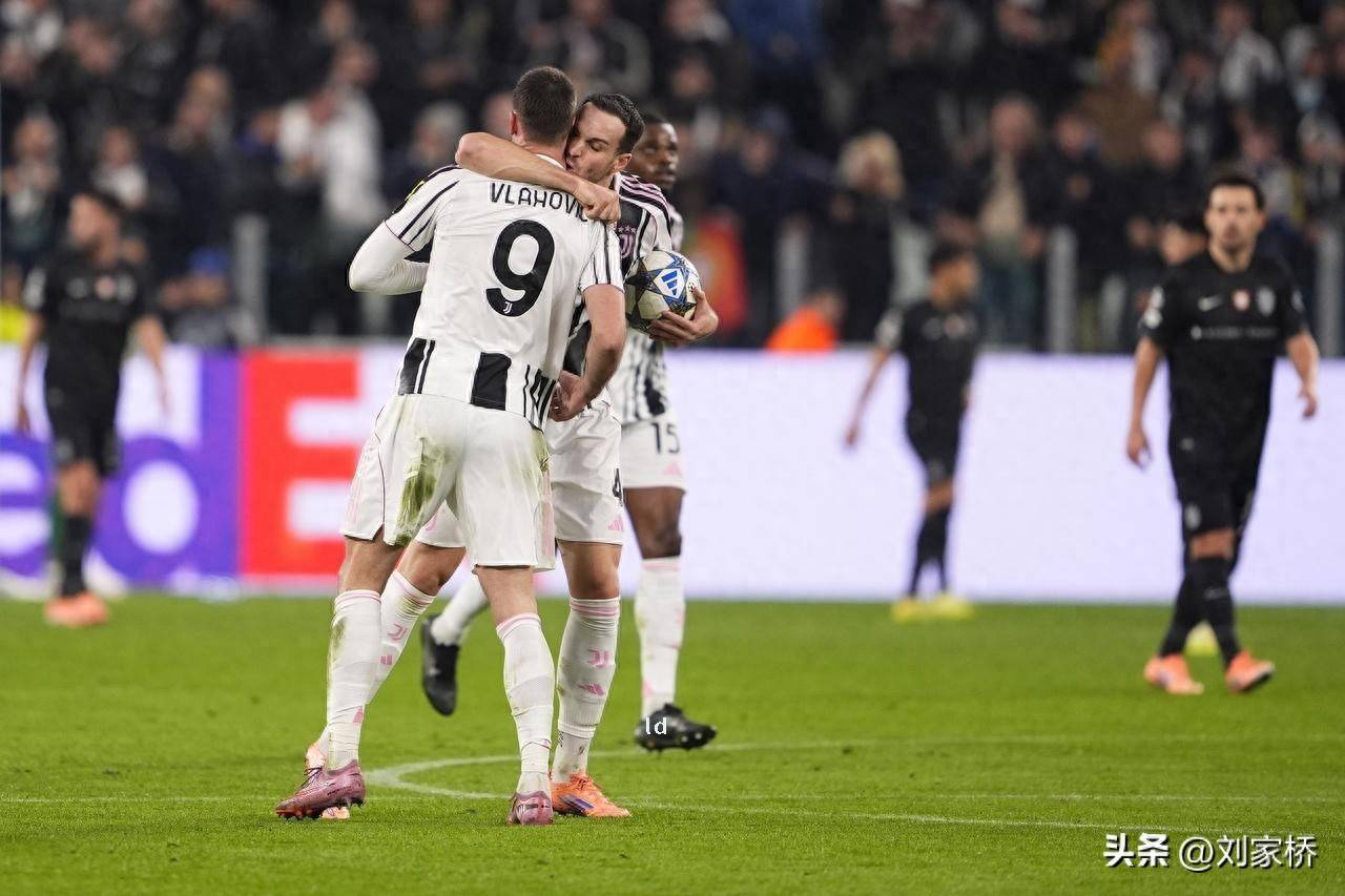 都灵城市德比现场火爆，球迷热情高涨()  第1张